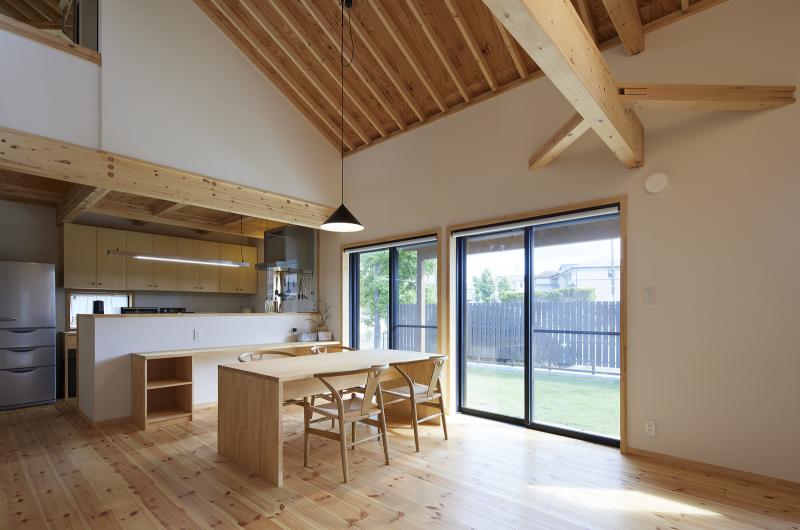 子育て世代の住空間～吹抜けでつながる心地良い住まい