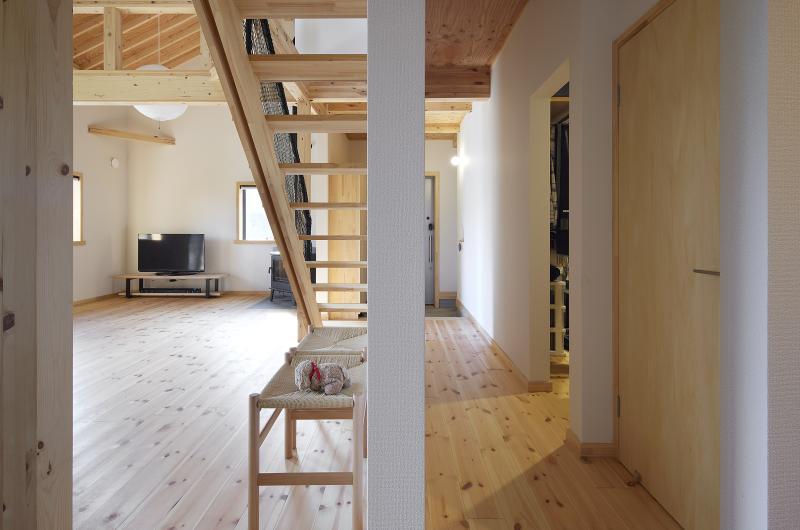 子育て世代の住空間～吹抜けでつながる心地良い住まい