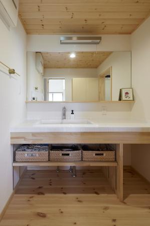 子育て世代の住空間～吹抜けでつながる心地良い住まい