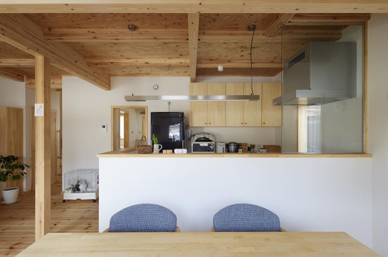 ペットと暮らす心地いい家|匂いが気にならない空間設計|仕切らずに家族がつながる住まい