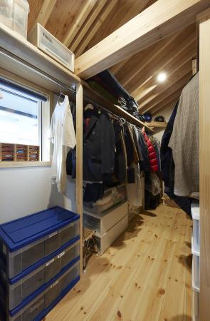 ペットと暮らす心地いい家|匂いが気にならない空間設計|仕切らずに家族がつながる住まい